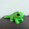 Iguana 3D articulable vista frontal/lateral.
