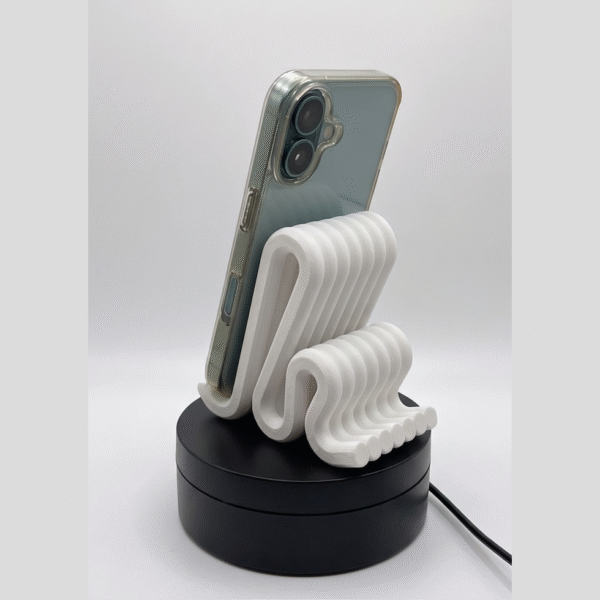 Detalle de las curvas del soporte para celular